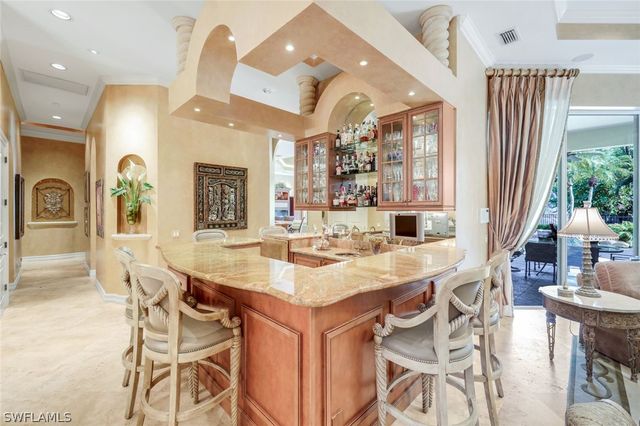 2350 Cheshire LN, Naples, FL 34109