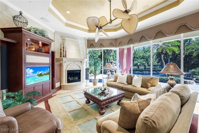 2350 Cheshire LN, Naples, FL 34109