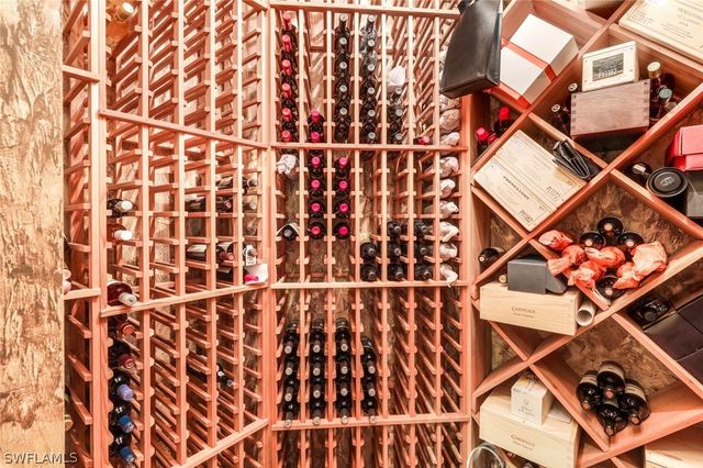 2350 Cheshire LN, Naples, FL 34109