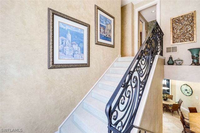 2350 Cheshire LN, Naples, FL 34109