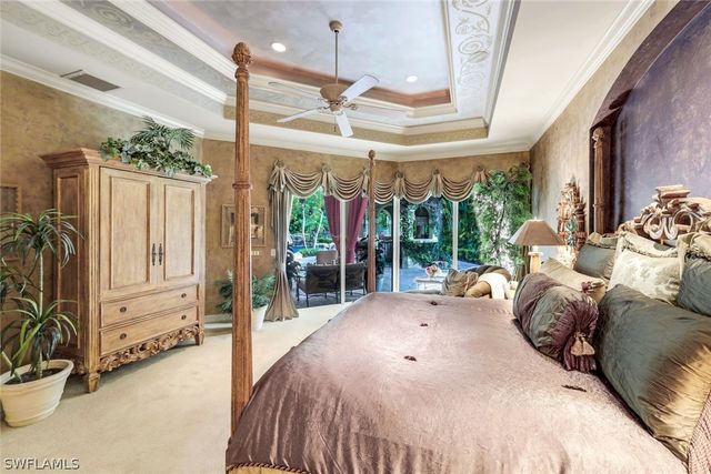 2350 Cheshire LN, Naples, FL 34109