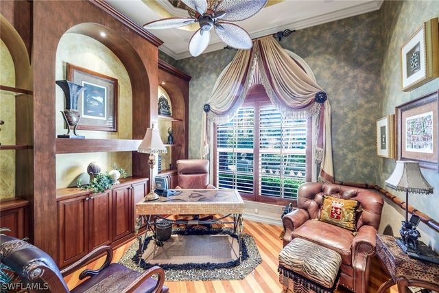 2350 Cheshire LN, Naples, FL 34109