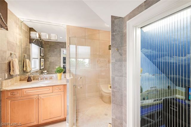 2350 Cheshire LN, Naples, FL 34109