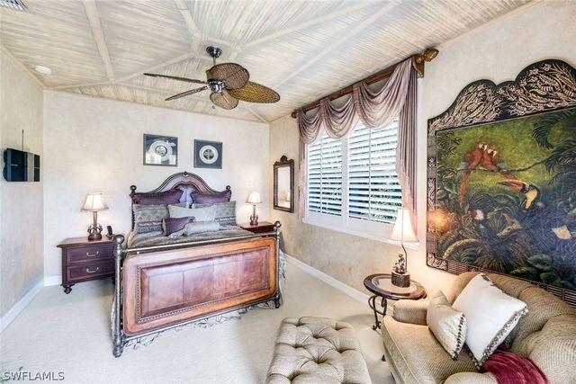 2350 Cheshire LN, Naples, FL 34109