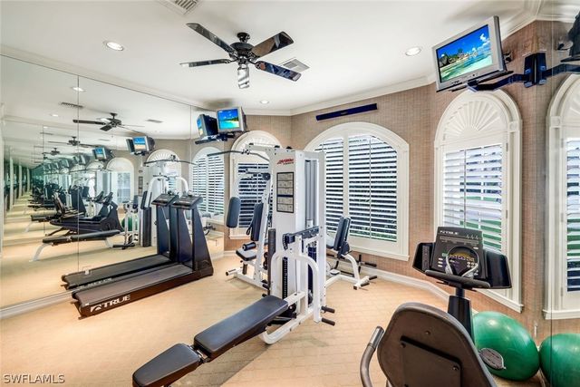 2350 Cheshire LN, Naples, FL 34109