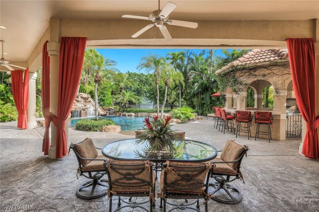 2350 Cheshire LN, Naples, FL 34109