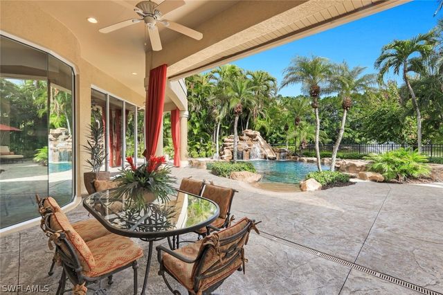 2350 Cheshire LN, Naples, FL 34109