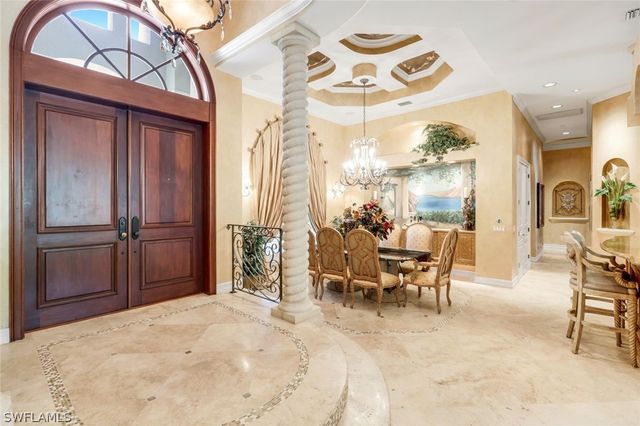 2350 Cheshire LN, Naples, FL 34109