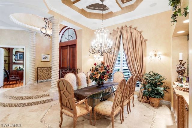 2350 Cheshire LN, Naples, FL 34109