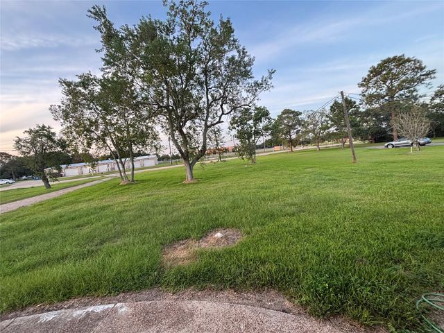 11831 Fm 1764 Road, Santa Fe, TX 77510