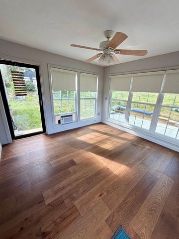 82 Walnut St, Oxford, MA 01540