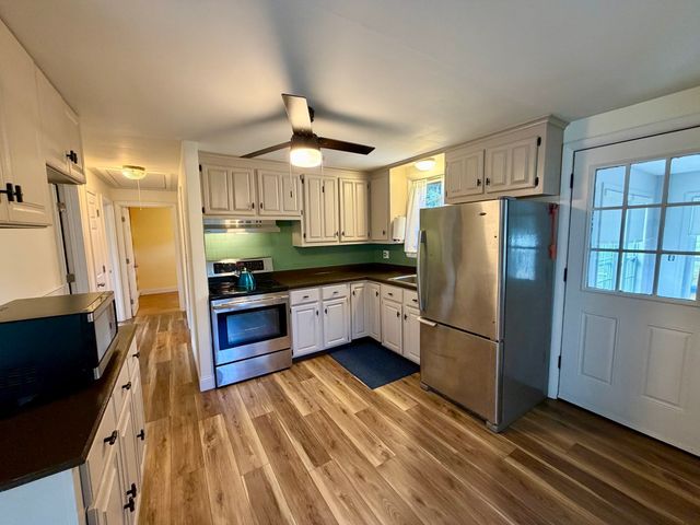 82 Walnut St, Oxford, MA 01540
