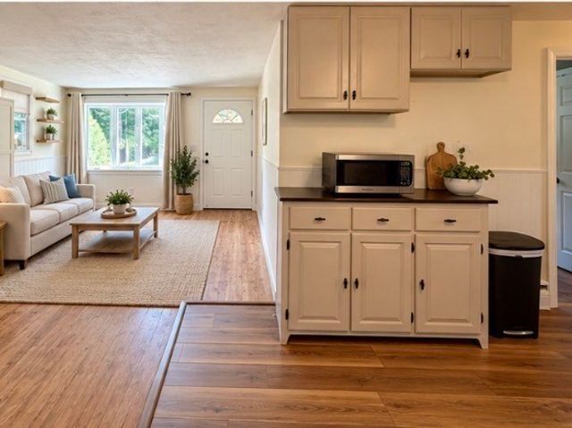 82 Walnut St, Oxford, MA 01540