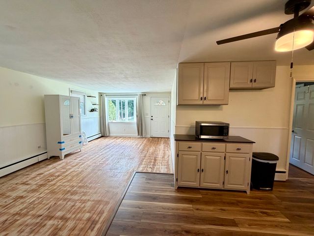 82 Walnut St, Oxford, MA 01540