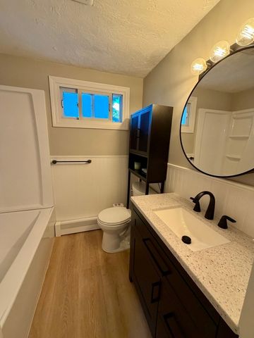 82 Walnut St, Oxford, MA 01540