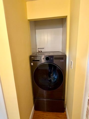 82 Walnut St, Oxford, MA 01540