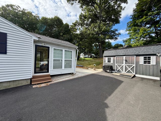82 Walnut St, Oxford, MA 01540