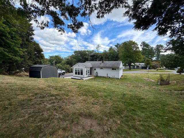 82 Walnut St, Oxford, MA 01540