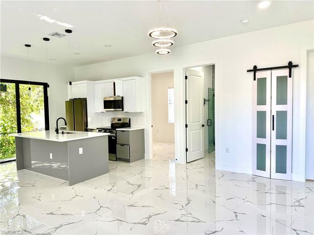 914 Sunrise BLVD, Lehigh Acres, FL 33974