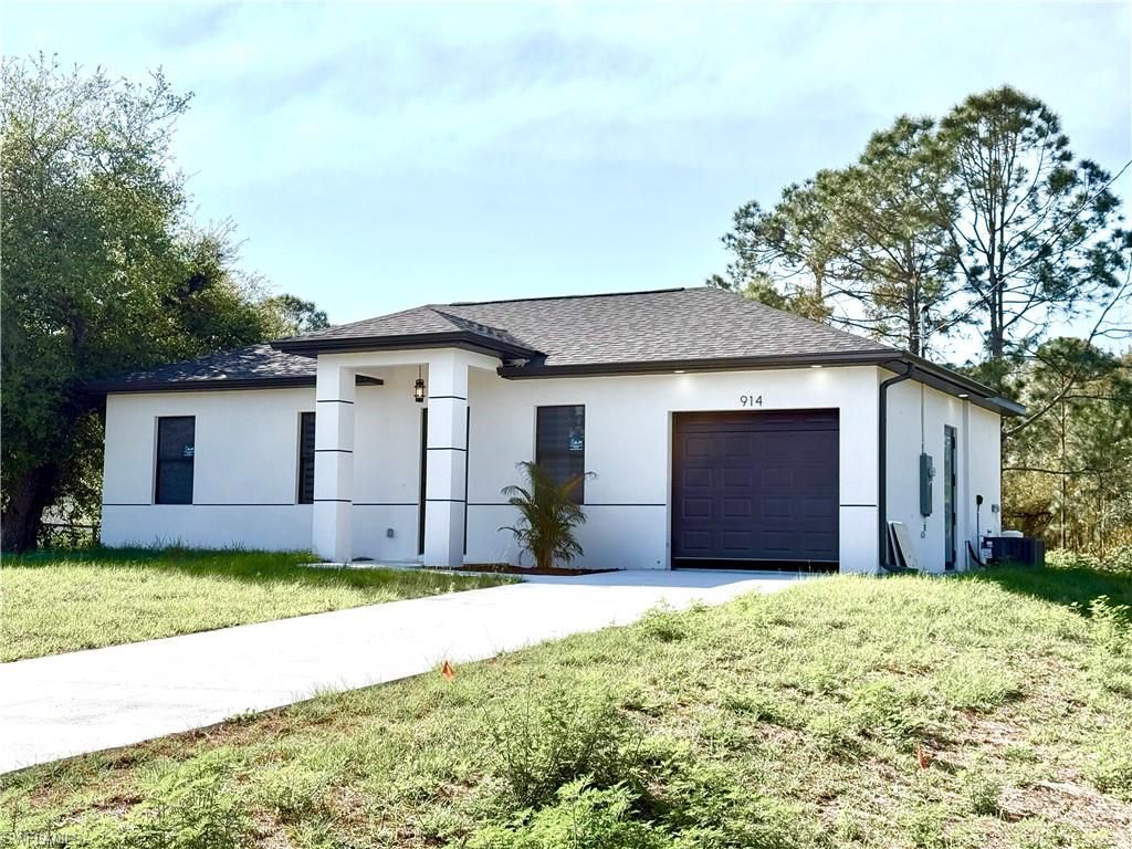 914 Sunrise BLVD, LEHIGH ACRES, FL 33974 — photo 2