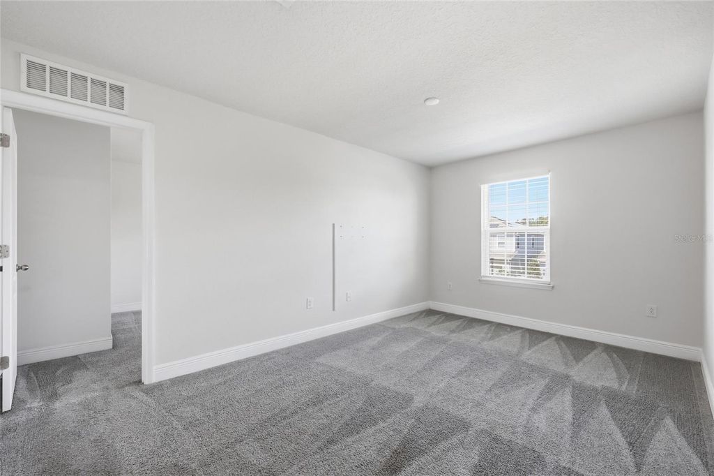 Image 11 of property listing at 4424 SILVER CREEK STREET, Kissimmee, FL 34744