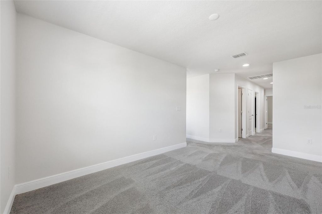 Image 9 of property listing at 4424 SILVER CREEK STREET, Kissimmee, FL 34744