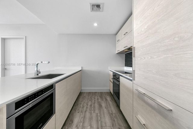 1300 S Miami Avenue 3502, Miami, FL 33130