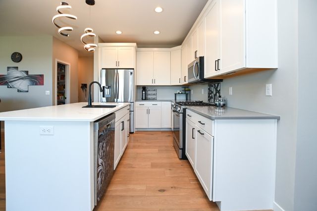 1807 Wycliffe Court SW, Cedar Rapids, IA 52404