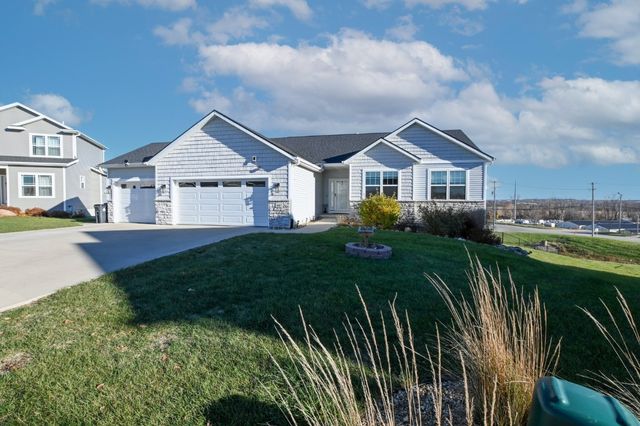 1807 Wycliffe Court SW, Cedar Rapids, IA 52404