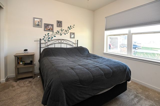 1807 Wycliffe Court SW, Cedar Rapids, IA 52404