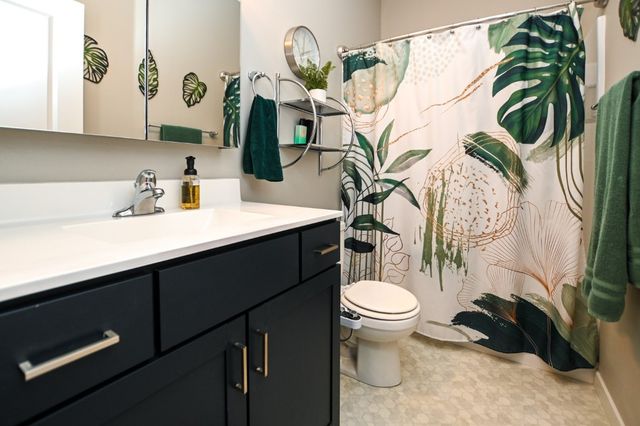 1807 Wycliffe Court SW, Cedar Rapids, IA 52404