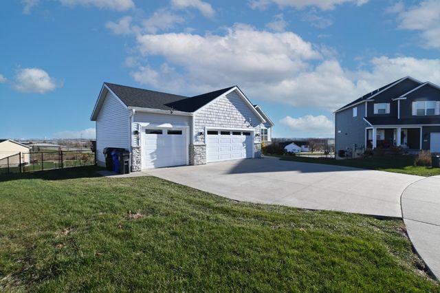 1807 Wycliffe Court SW, Cedar Rapids, IA 52404