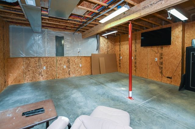 1807 Wycliffe Court SW, Cedar Rapids, IA 52404