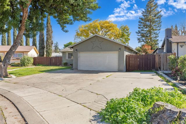 642 Wanzia Ct, Patterson, CA 95363