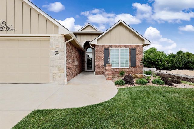 6237 E Central Park Ct, Bel Aire, KS 67220