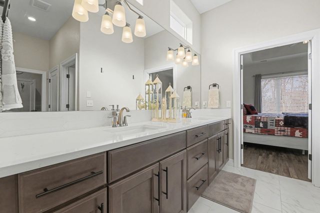 6237 E Central Park Ct, Bel Aire, KS 67220