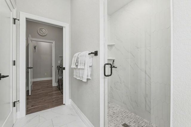 6237 E Central Park Ct, Bel Aire, KS 67220