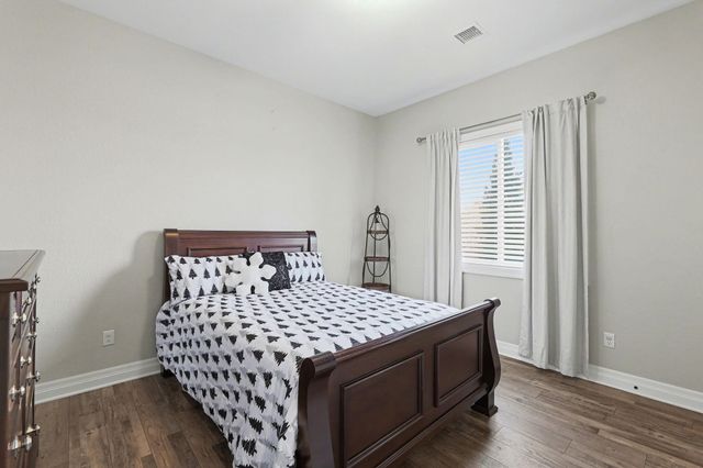 6237 E Central Park Ct, Bel Aire, KS 67220