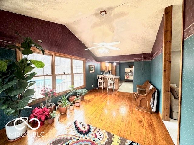 1301 N Maple Street, Veedersburg, IN 47987