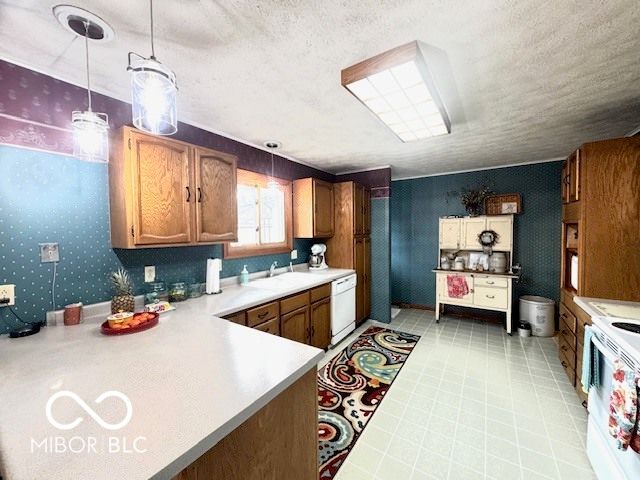 1301 N Maple Street, Veedersburg, IN 47987