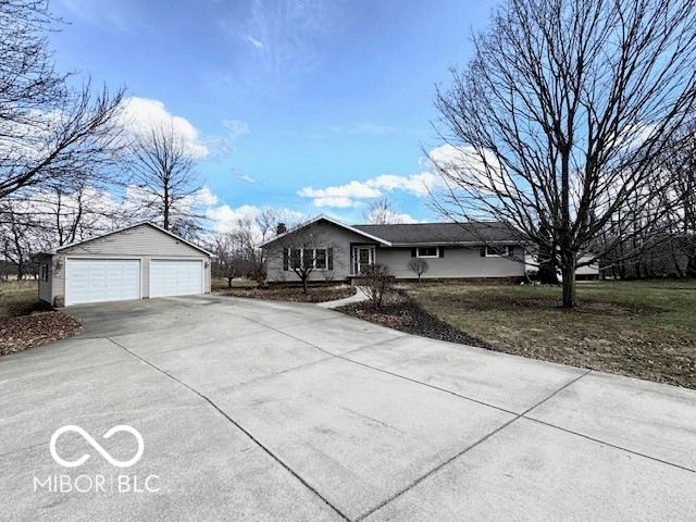 1301 N Maple Street, Veedersburg, IN 47987