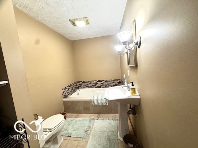 1301 N Maple Street, Veedersburg, IN 47987