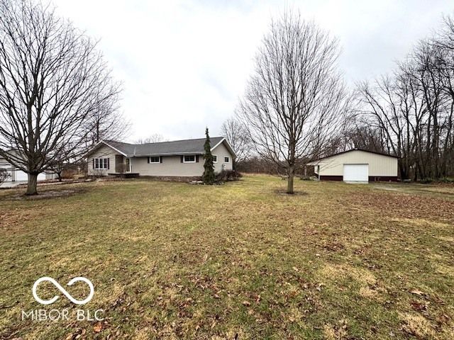 1301 N Maple Street, Veedersburg, IN 47987