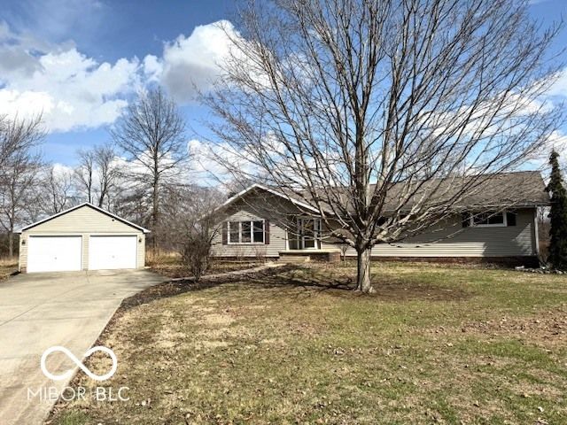 1301 N Maple Street, Veedersburg, IN 47987