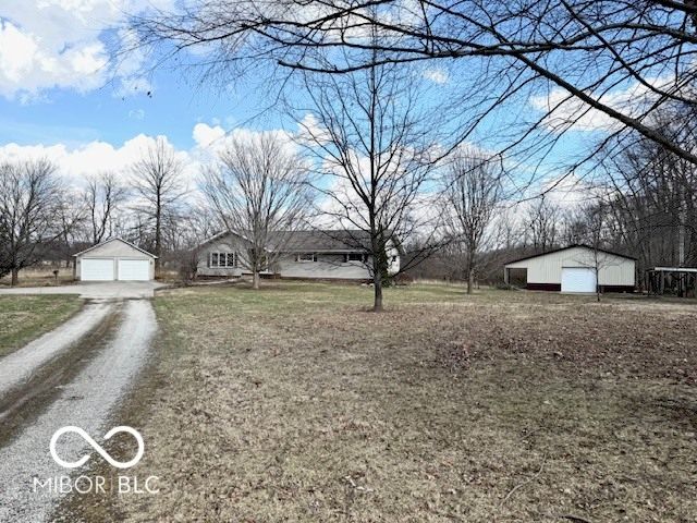 1301 N Maple Street, Veedersburg, IN 47987