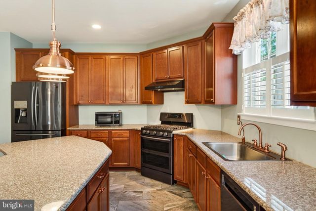 675 ROCK HILL RD, Quakertown, PA 18951