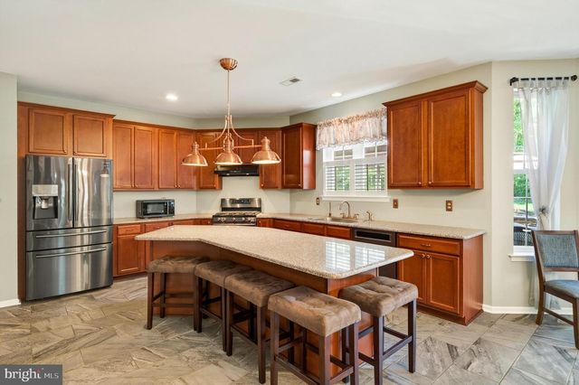 675 ROCK HILL RD, Quakertown, PA 18951