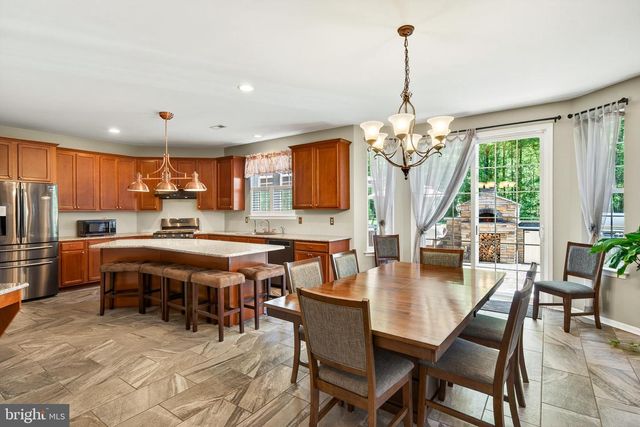 675 ROCK HILL RD, Quakertown, PA 18951