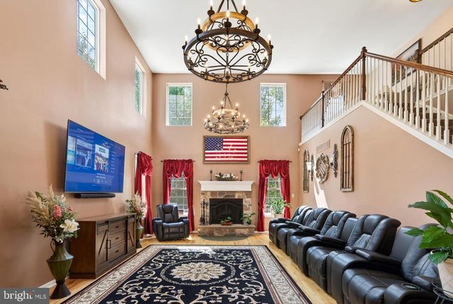 675 ROCK HILL RD, Quakertown, PA 18951