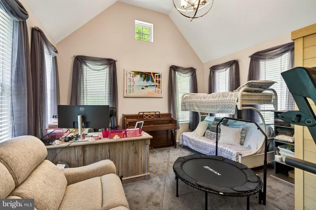 675 ROCK HILL RD, Quakertown, PA 18951